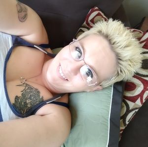 Meet your Posher, Cassandra